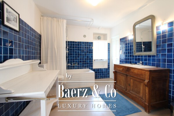 photo 48 Historic manor house overlooking Mont Ventoux