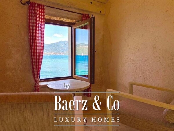 photo 3 Waterfront Beautiful Stone House