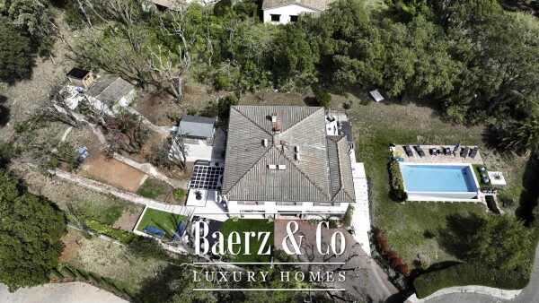 photo 2 EXCLUSIVELY Beautiful villa located in the popular and secure residential area of ​​