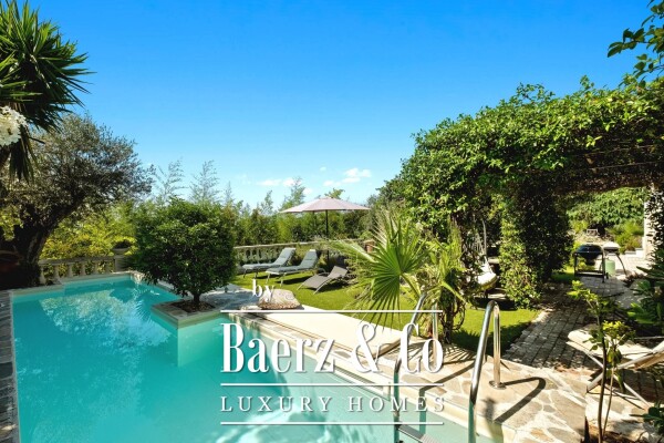 photo 4 Beautiful villa with panoramic sea view over the bay of Saint Jean Cap Ferrat