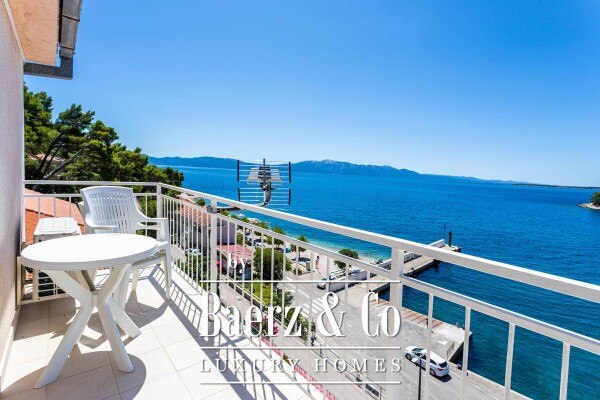 photo 3 Drvenik, exceptional property – multi-apartment house in the first row to the sea