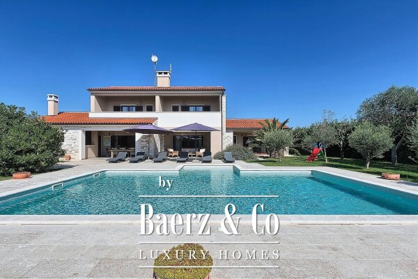 photo 1 Istria, Savičenta, Juršići, modern villa 400 m2 on a large plot of 1986 m2