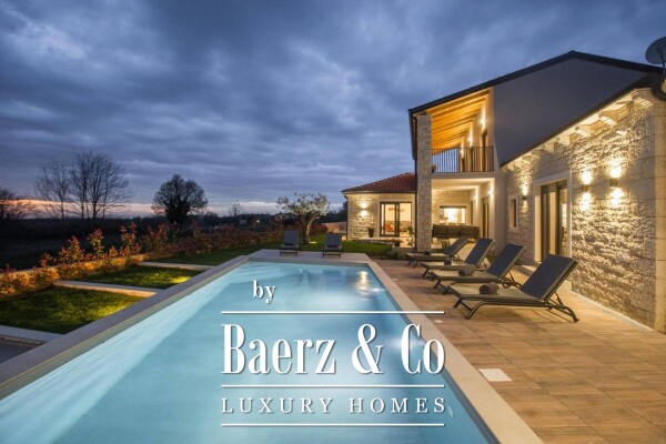 photo 1 Sveti Lovreč, a beautiful villa with a swimming pool on a landscaped garden of 1874m2