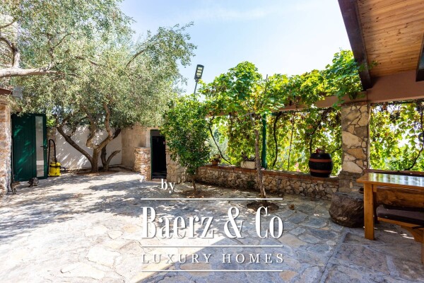 photo 8 Split, Jesenice, Beautiful authentic villa with a sea view