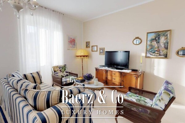 photo 11 Jelsa, a unique house right on the waterfront