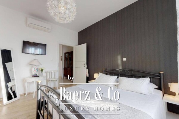 photo 18 Jelsa, a unique house right on the waterfront