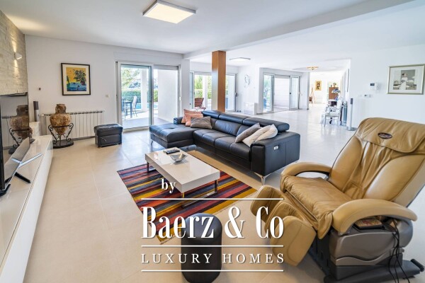 photo 107 Split, Čiovo, modern villa/boutique hotel with 8 apartments, first row to the sea