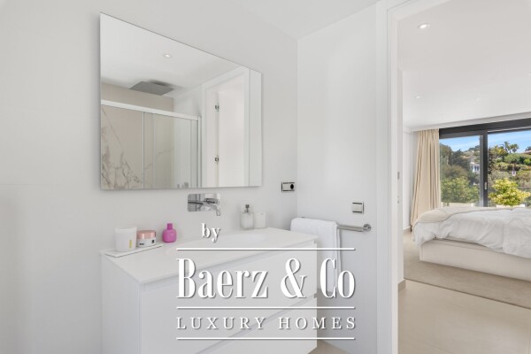 photo 39 Villa - Marbella East - Ref: 8321