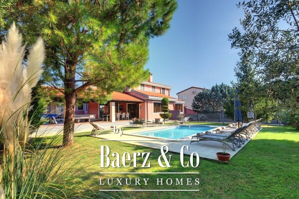 photo 3 Pula, Veli Vrh - beautiful luxurious and modern house 347 m2 with a pool of 27 m2