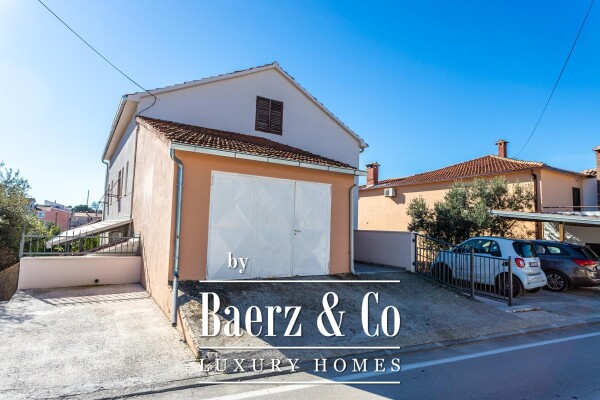 photo 13 Trogir, family house with three apartments near the center