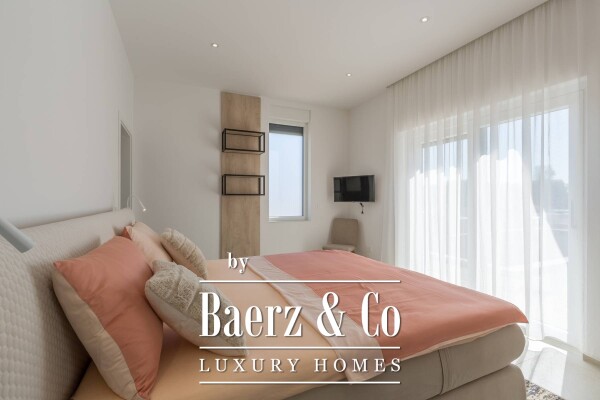 photo 10 Poreč, an impressive villa with a swimming pool in a quiet place