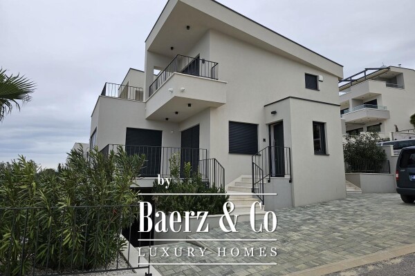 photo 1 Podstrana villa with 4 bedrooms, pool and panoramic sea view