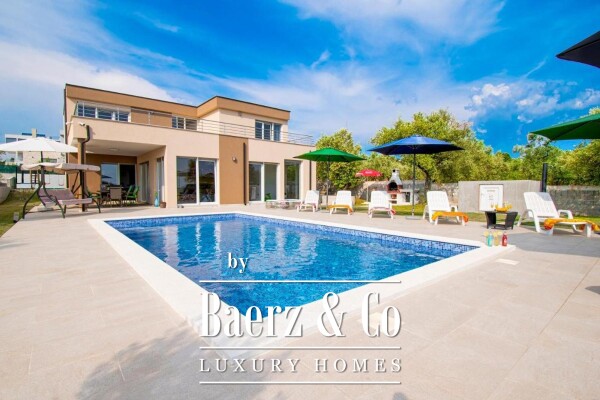 photo 1 Istria, Vodnjan, villa in a quiet part of the city with a sea view from every floor