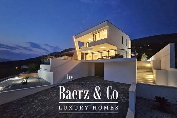 photo 2 Podstrana, a beautiful villa with a panoramic view of the sea