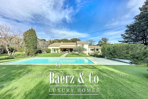 photo 1 Within walking distance of the village – Stunning Villa with