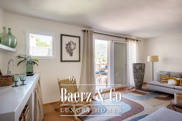 photo 3 Boutique townhouse with stunning views and rental license