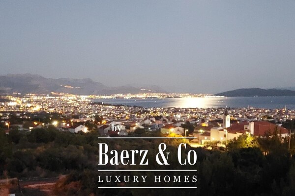 photo 11 Kaštel Novi, modern villa under construction with pool and sea view.