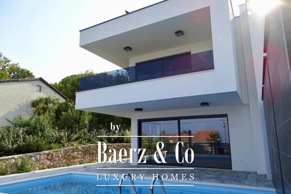 photo 2 Njivice, two-story apartment in a villa with a pool, gross living area 161,50m2