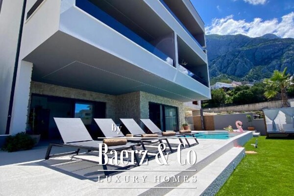 photo 2 Makarska, modern villa with three residential units