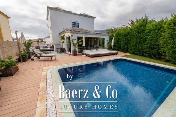 photo 2 Luxurious villa in central area Tenerife south