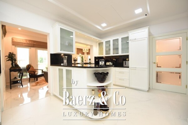 photo 12 Exclusive Canal Cove Villa for Sale in Palm Jumeirah
