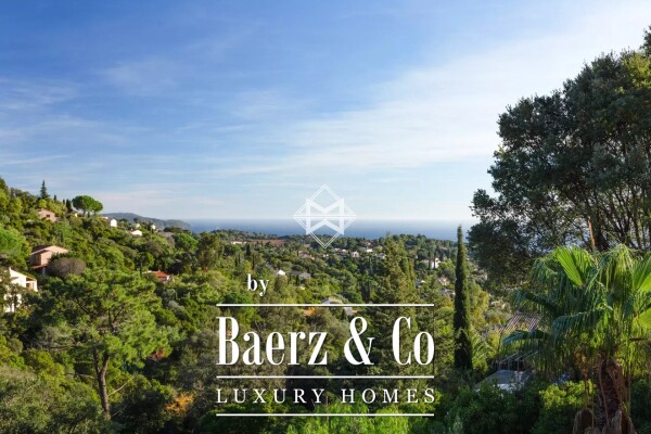 photo 6 In La Croix-Valmer, villa with sea view in the heart of a domain