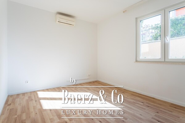 photo 12 Podstrana, house with four apartments, 340m2