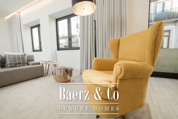 photo 6 1930s building downtown Porto