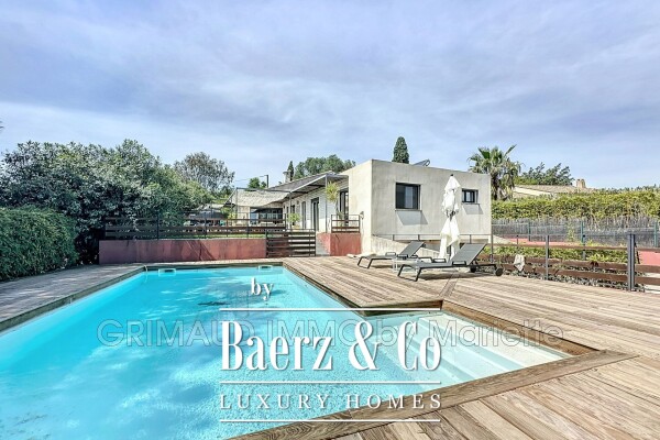 photo 1 Beautiful contemporary villa with pool and summer kitchen