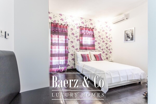 photo 4 Vis,  Attractive House with 311 m² of Living Space on a 2,027 m² Plot