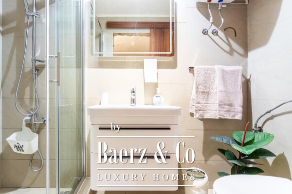 photo 13 Omiš, Stanići, a beautiful house with a sea view, total living area of 160 m² on a land plot of 2546