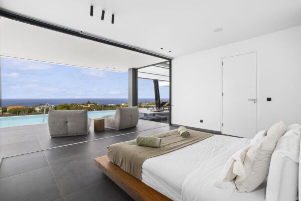 photo 12 Crown West 207