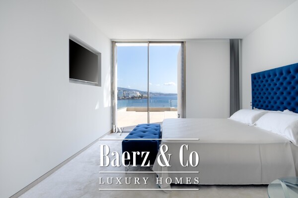 photo 20 Modern seafront villa in Cala Vinyes