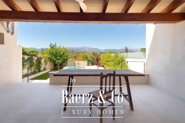 photo 4 Exquisite renovated townhouse with pool and mountain view