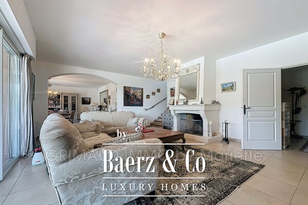 photo 6 beautiful villa with pool, garage