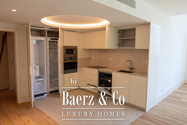 photo 24 A beautiful  three bedroom  with views of Bolhão Market