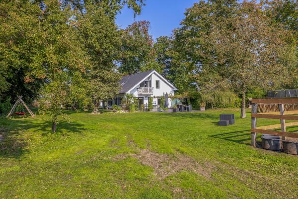 photo 53 Hoevensestraat 10