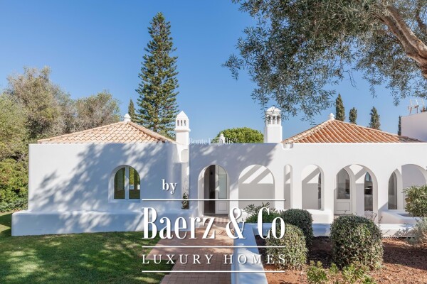 photo 1 Beautiful luxury home in Bensafrim, Bensafrim