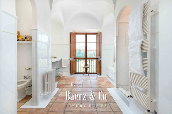 photo 22 Historic and Noble Royal Mansion with 2 Guest Villas