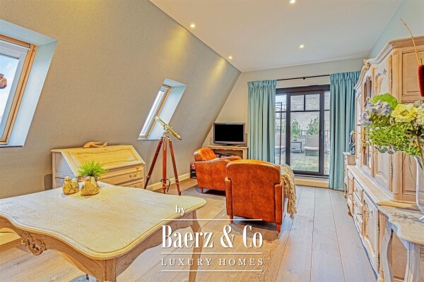 photo 31 Uitzonderlijke Duplex met zicht op kanaal, garage, carport en ruime (wijn)kelder!