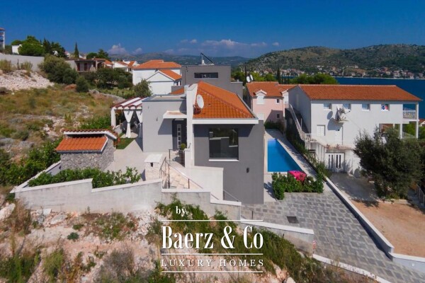 photo 4 Rogoznica, house with a swimming pool and a sea view, 352 m²