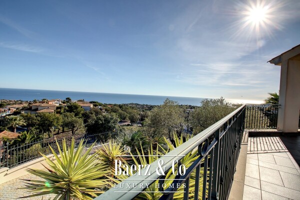 photo 4 Stunning property in the heights of Saint-Aygulf