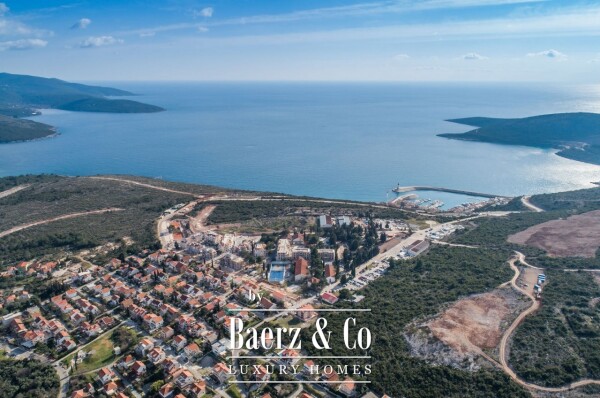 photo 2 Apartment near the Sea in a Luxurious Project