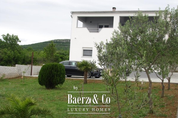 photo 3 Kruševo, Crna Punta, beautiful house first row to the sea with three residential units