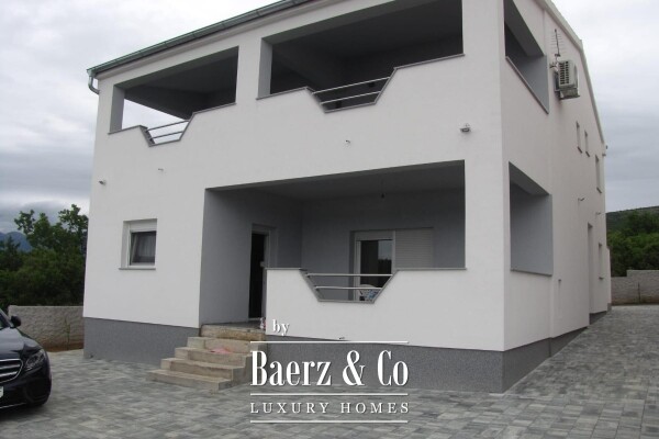 photo 4 Kruševo, Crna Punta, beautiful house first row to the sea with three residential units