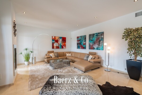 photo 8 Majestic 6-bedroom luxury villa with sea views and rental licence