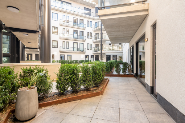 photo 34 Burgemeester Rijnderslaan 646