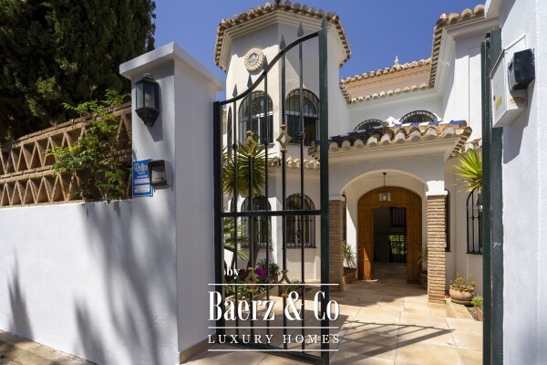 photo 12 Elegant Andalusian-style villa with guest apartments and panoramic views