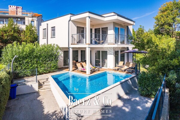 photo 1 Istria, Premantura, modern villa with swimming pool in an excellent location 500 m from the sea