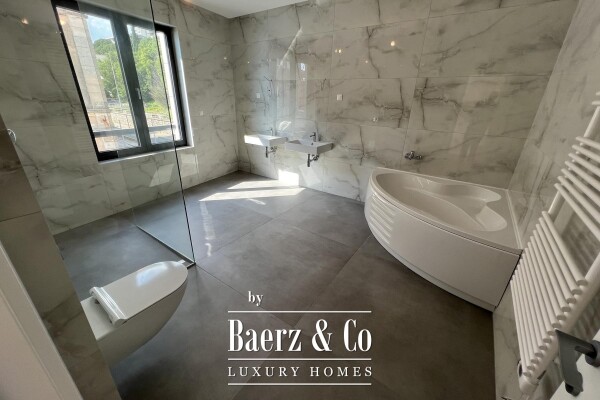 photo 4 Rijeka, Pećine, NEW DEVELOPMENT, luxury four-bedroom apartment, 163.72 m², first row to the sea